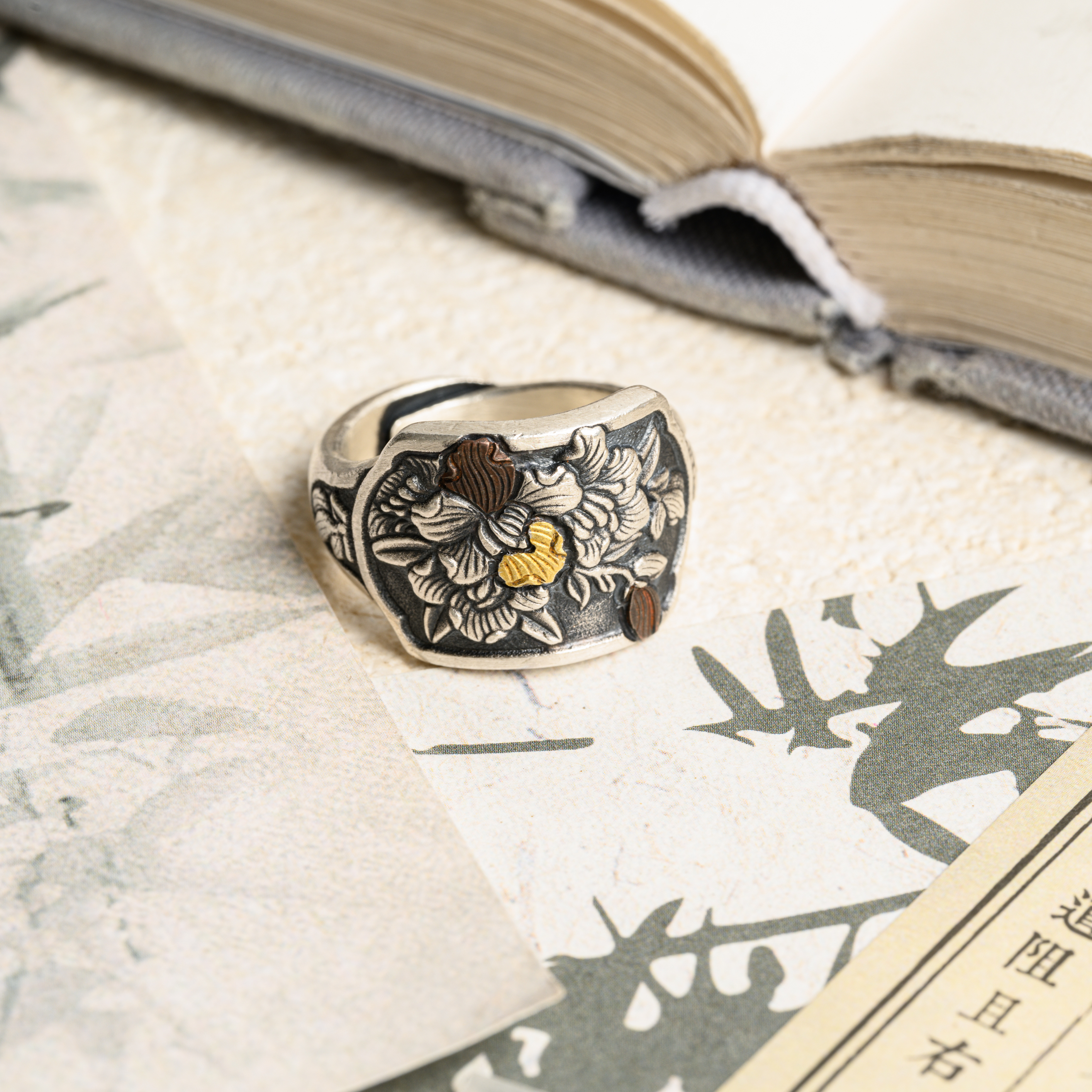 芙蓉花戒指｜纯手工錾刻金银错工艺约12克