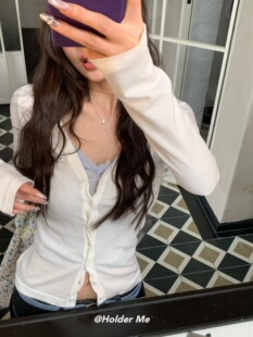 HOLDER ME 交叉纽扣设计V领针织开衫女 2026春季温柔纯色显瘦5689