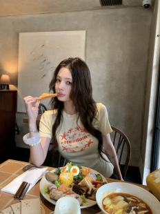 T恤女 字母印花短袖 显瘦上衣5729 韩版 百搭修身 2026夏季 HOLDER