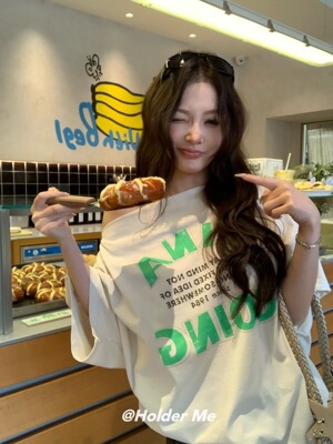 HOLDER ME 字母斜肩短袖宽松T恤女 2026夏季百搭显瘦露肩上衣5619