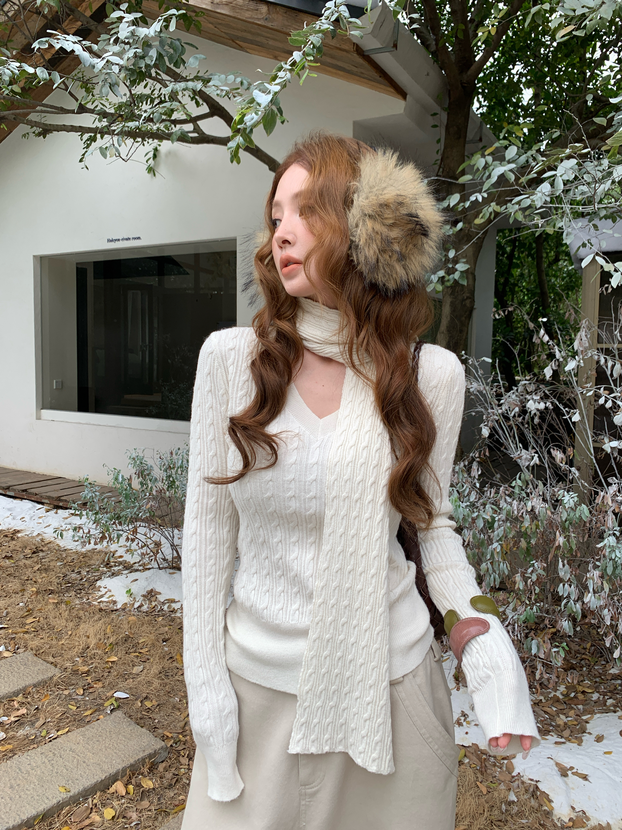 HOLDER ME 纯色V领修身针织衫+围脖2025秋冬内搭显瘦百搭毛衣5562