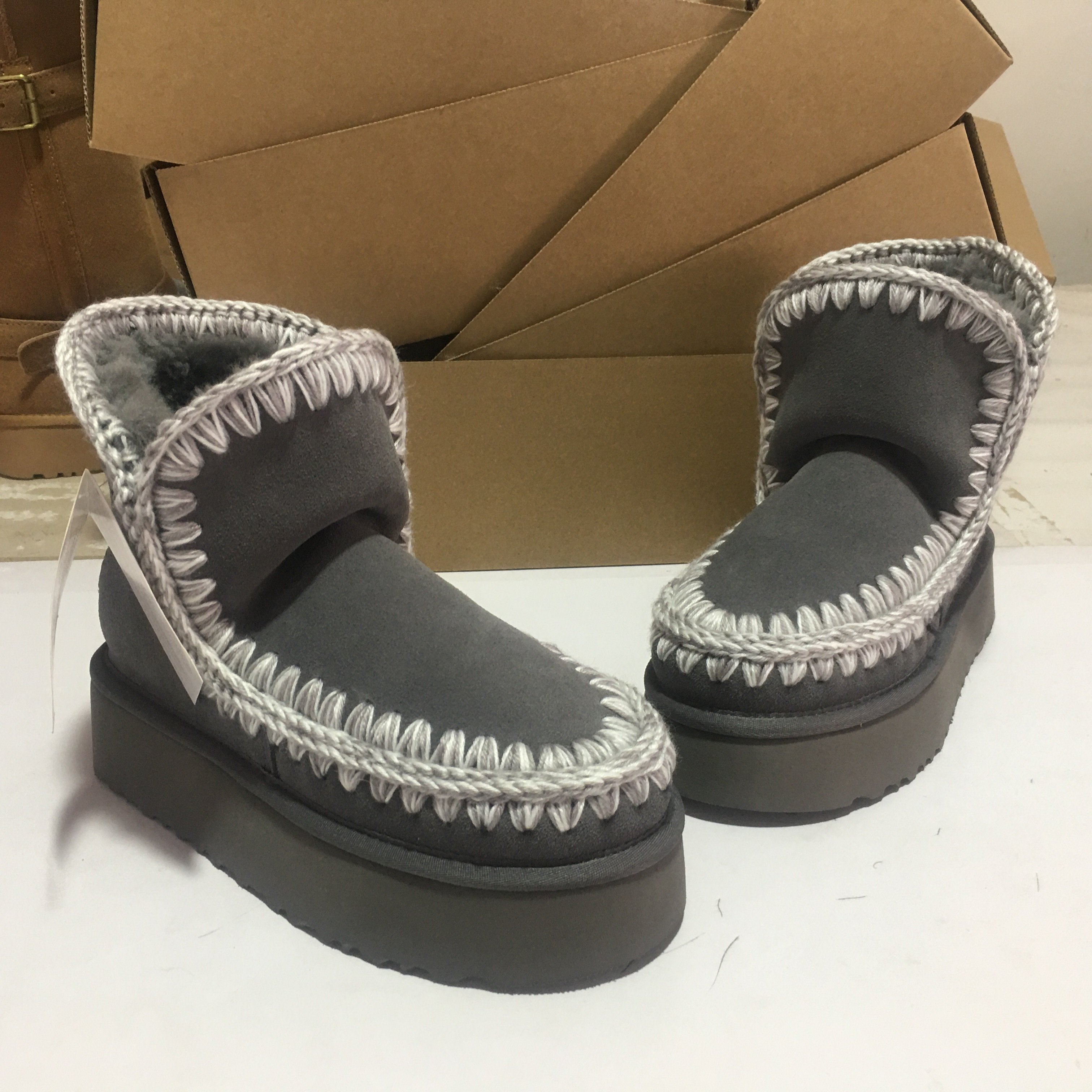 MOU雪地靴2025新短靴女士雪地靴灰色经典羊皮毛一体材质毛线编织,女鞋,时尚雪地靴,淘宝优惠券,粉丝福利购,淘宝优惠卷