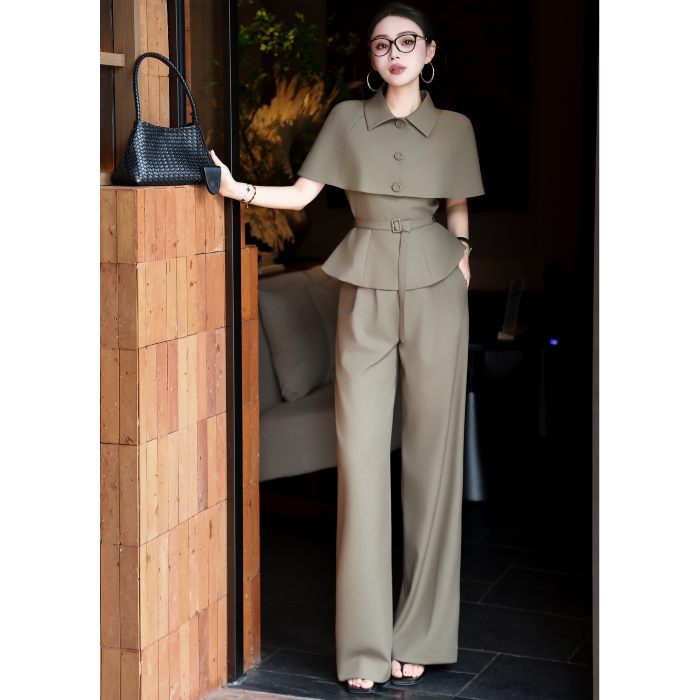 2026春夏新款法式复古斗篷吊带上衣阔腿裤三件套女洋气时尚套装女