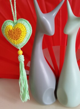 爱心流苏香包挂件精品纯手工钩织成品