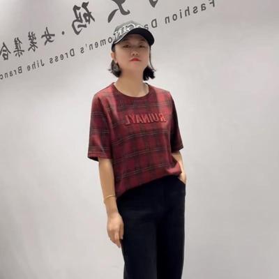 芮娜依莲2025秋季大码上衣格子短袖胖妹妹宽松显瘦减龄T恤6049