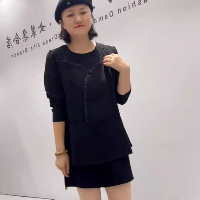 芮娜依莲2025初冬大码女装上衣