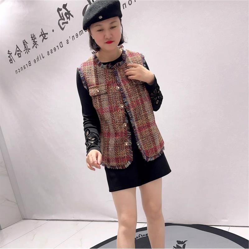 2025年春季新芮娜依莲小香风马夹大码女装胖mm气质200斤开衫6169