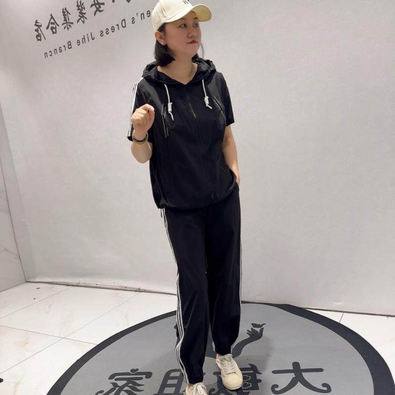 芮娜依莲时尚潮流胖mm夏装蓝鲸之吻2132套装大码女装速干两件套