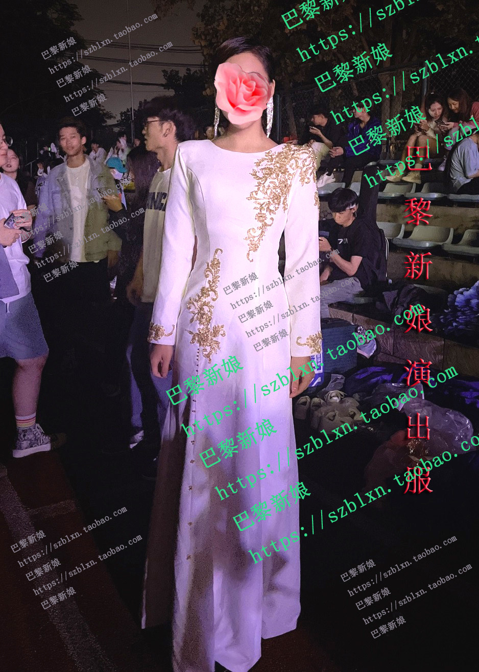 白色鱼尾长袖亮钻歌唱音乐会礼服