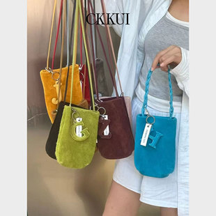 CKKUI 复古纯色麂皮包包女式2026新款手机包高级感通勤单肩斜挎包