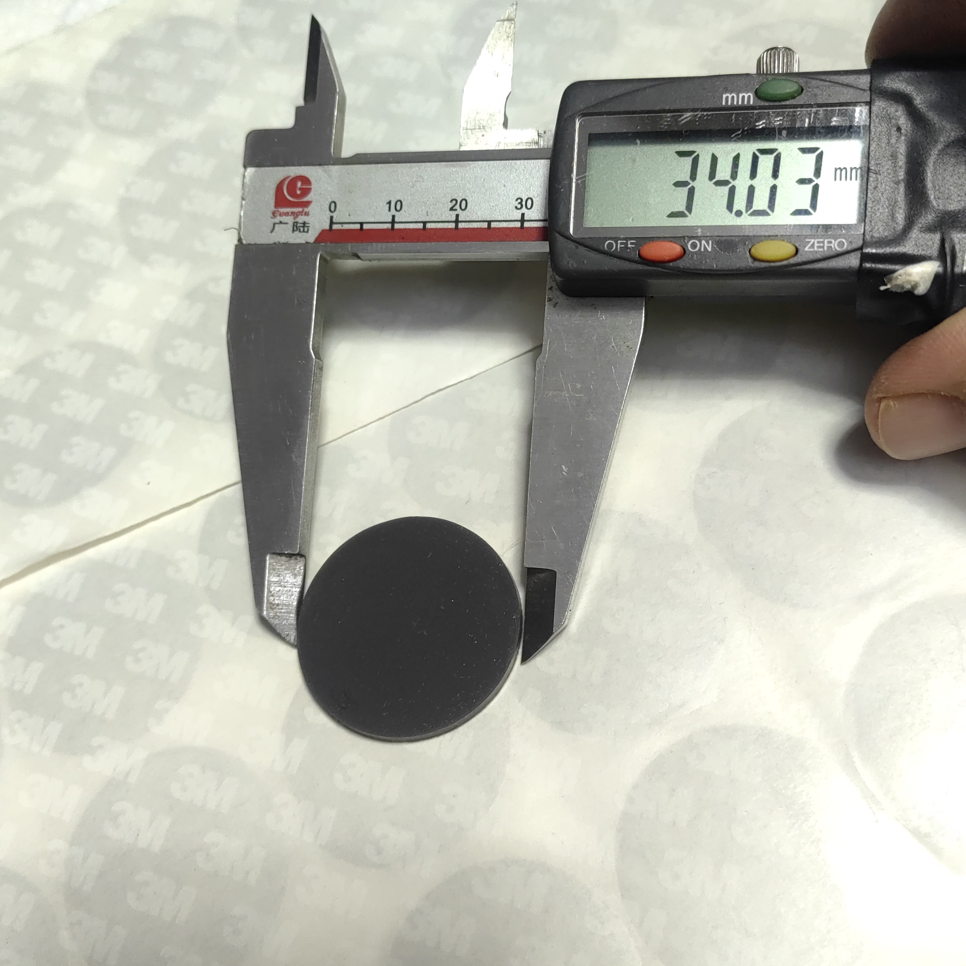 美国3M进口硅胶垫片橡胶垫片圆形34㎜自粘防滑桌垫厚度2㎜音响垫