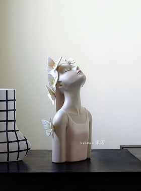 艺术仰望蝴蝶女孩艺术少女摆件