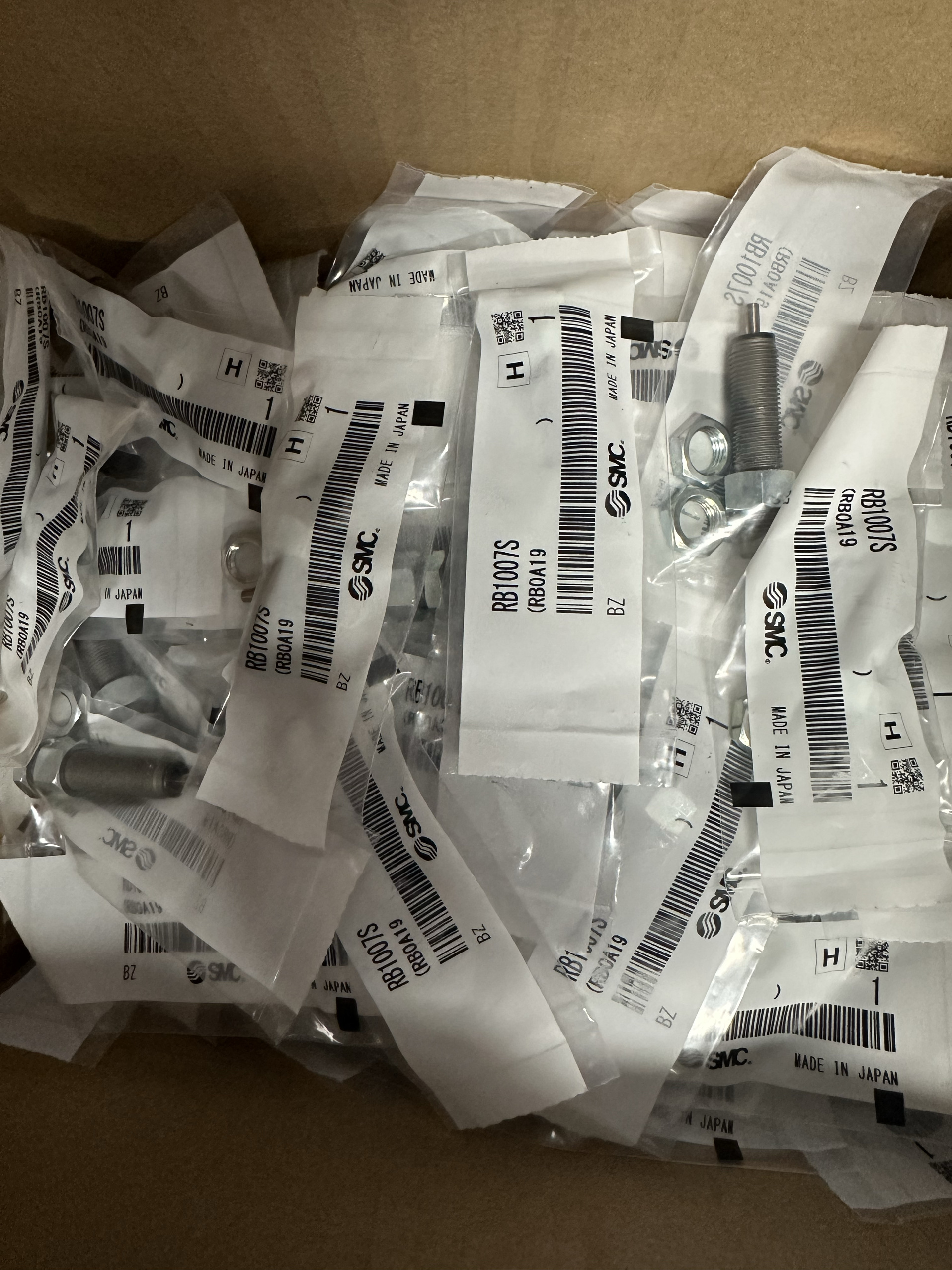 SMC 原装正品缓冲器 RB1007S现货处理