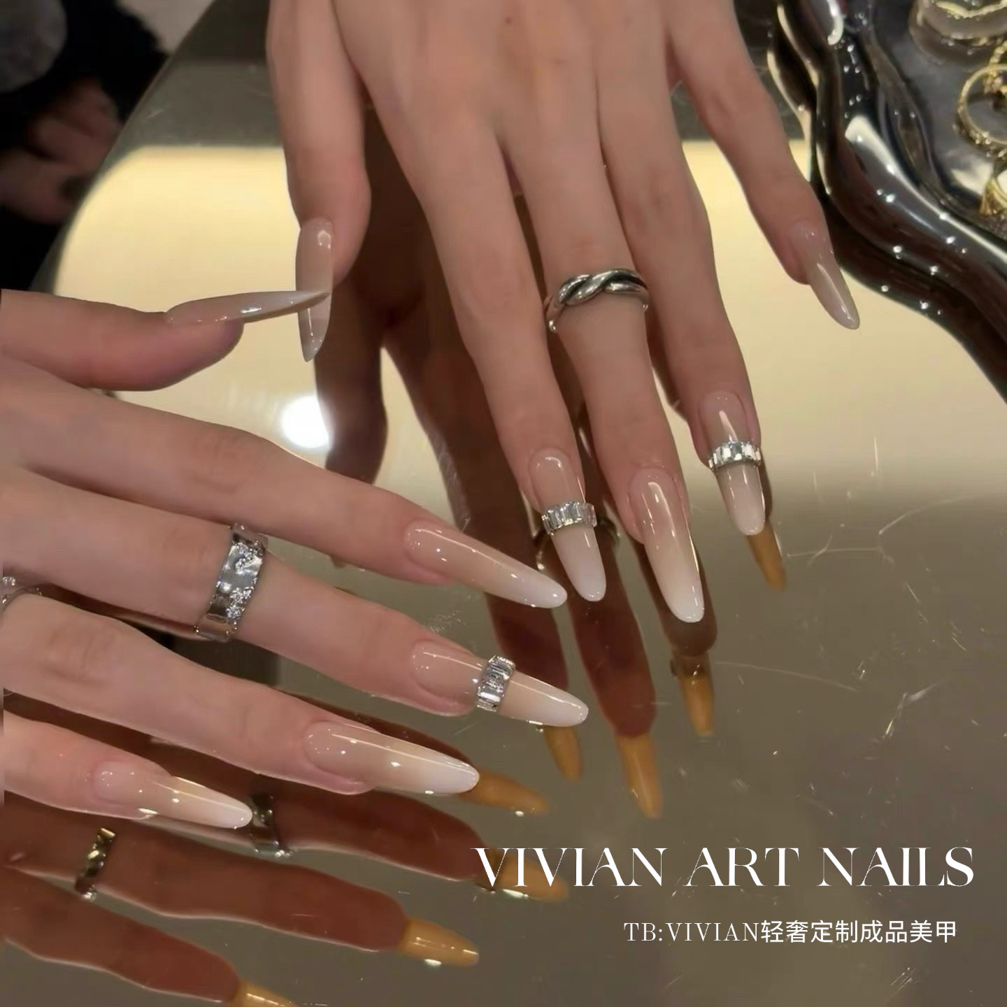 2025新款奶白裸色渐变锆石穿戴甲