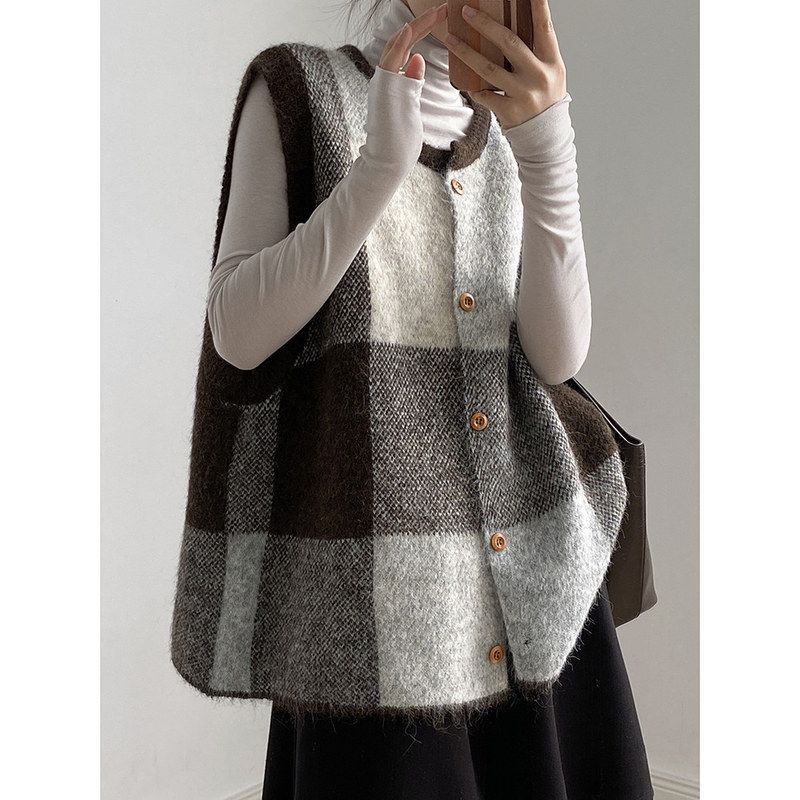 言双 复古撞色格子针织马甲女秋季宽松圆领毛衣背心开衫上衣P2576