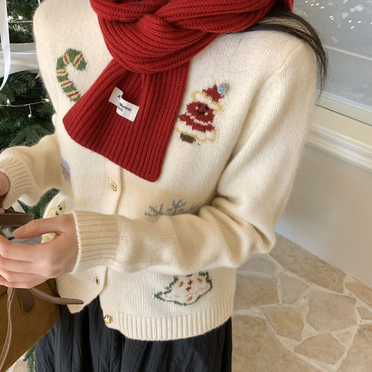 SHEEP.-韩系浣熊圣诞款星星扣保暖毛衣（含35.1绵羊毛）