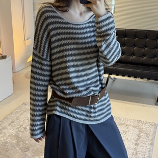 卢浮Sei轮状羔羊绒条纹T恤搭扣腰带撞色线迹提花针织衫 配腰带