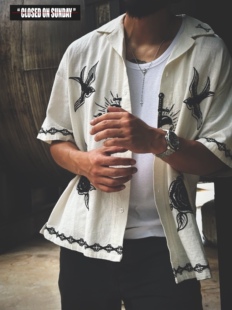 OLD 衬衫 SCHOOL 刺青 TATTOO 关闭周日