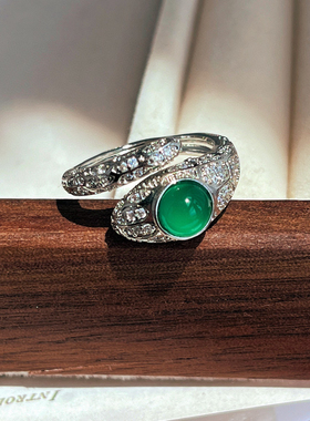 新款天然帝王绿起光绿玉髓戒指小众个性精致蛋面蛇戒绿色玉石戒指