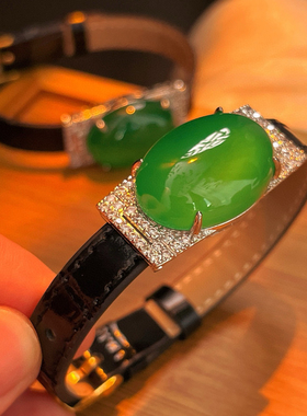 天然冰种阳绿色玉髓玛瑙手镯女宽版皮带个性手环时尚百搭气质优雅