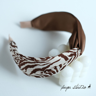 《斑马》原创高级感咖啡色美拉德色系高颅顶条纹交叉发箍发卡头箍