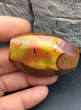 纯天然战国红玛瑙象形饰品背云