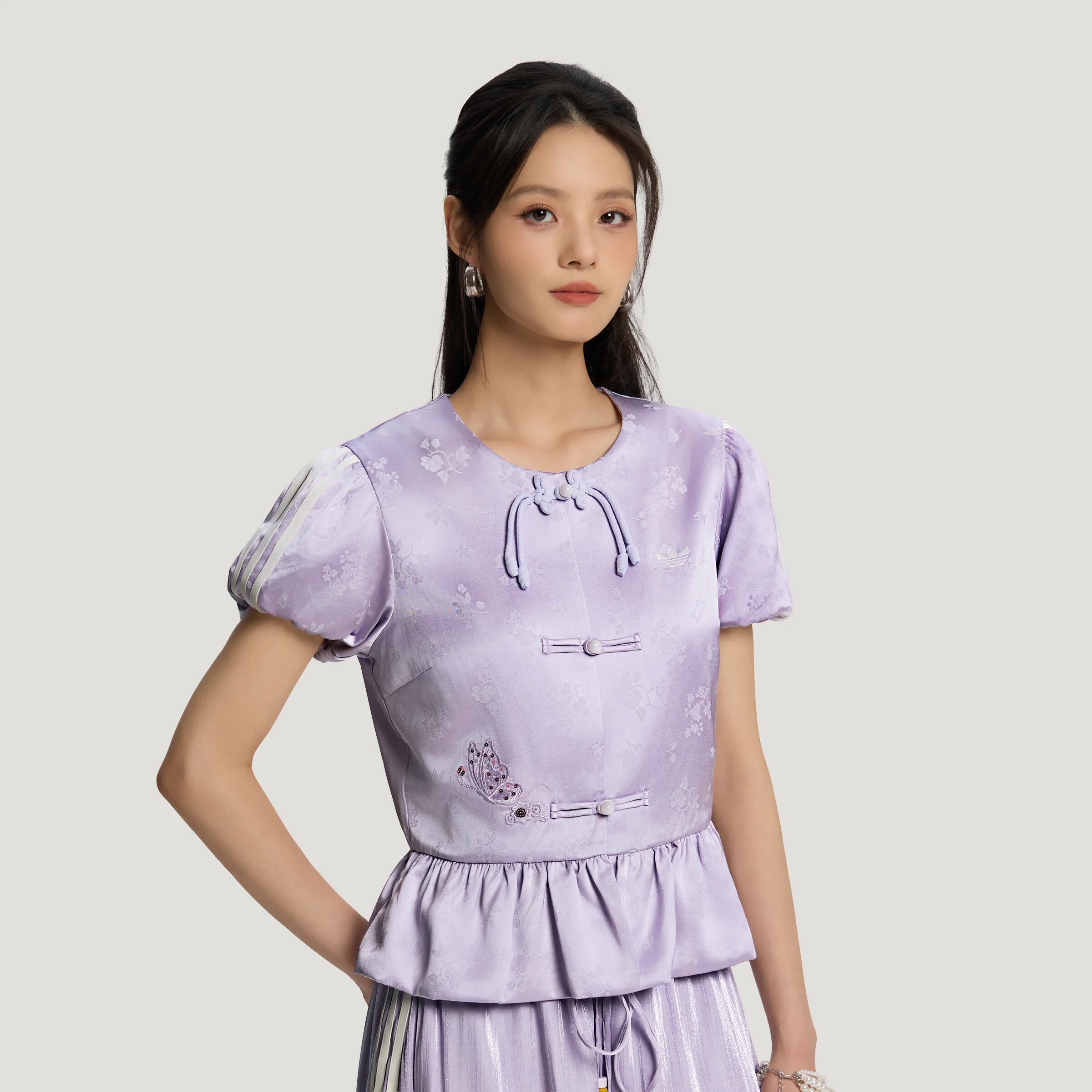 阿迪达斯女子新中式提花泡泡袖T