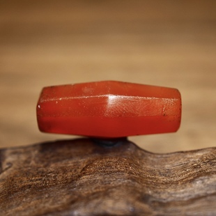 西亚千年阿契美尼德时期 红玉髓棱珠玛瑙28.4x12.1 冰裂崩口 好价