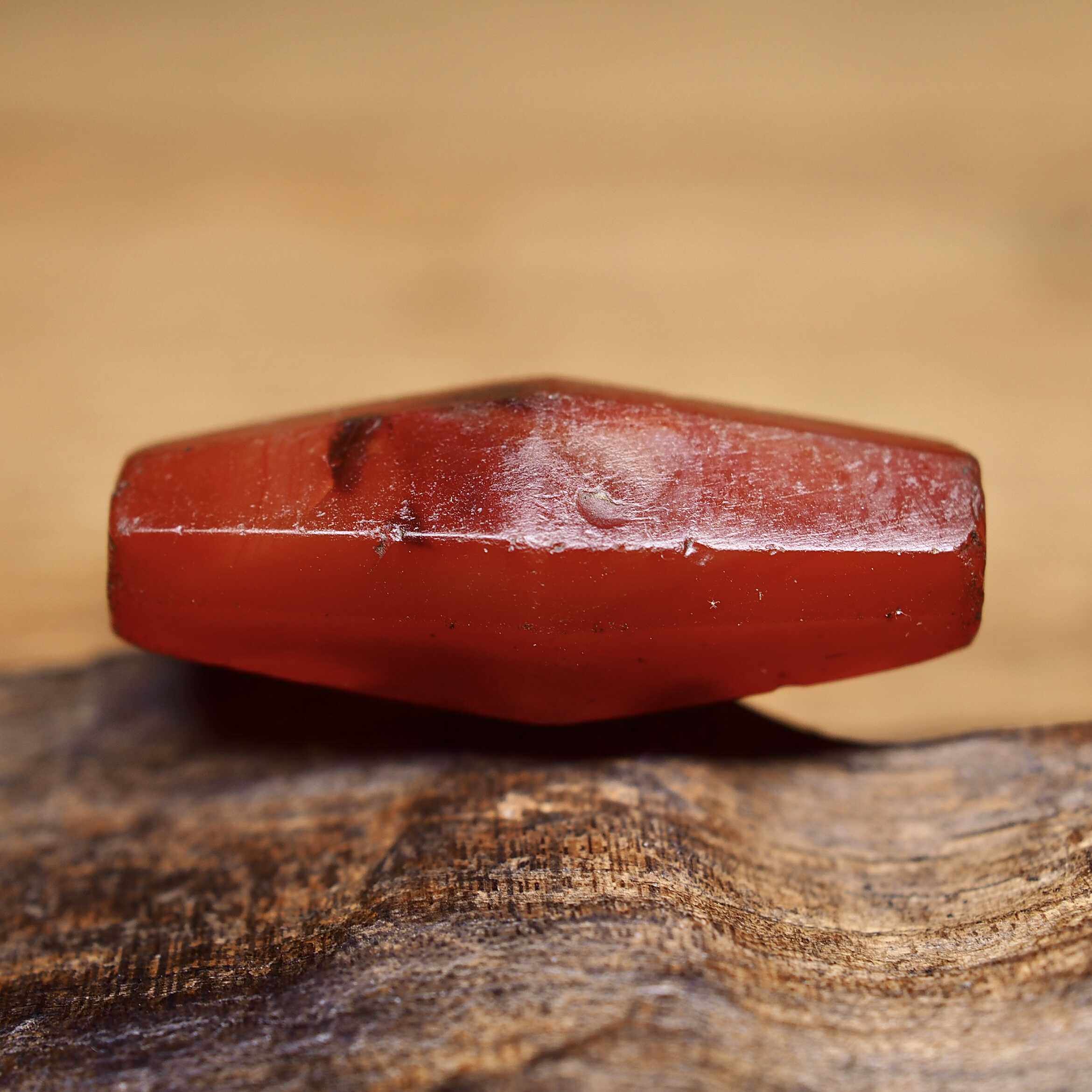 西亚百年棱型红玉髓缠丝玛瑙古珠管22.6x9.7 老伤磕碰 老念珠配饰