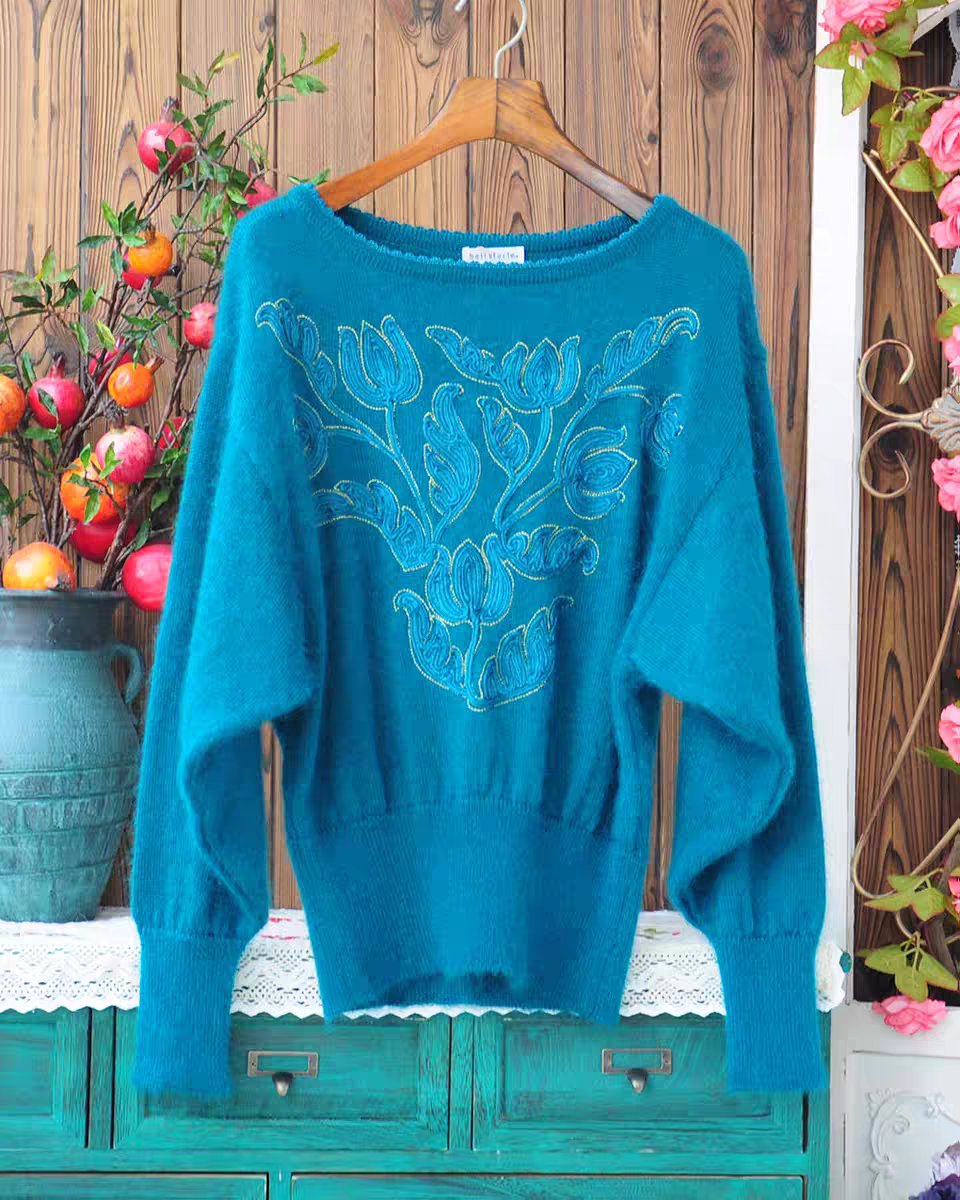 复古刺绣马海毛毛衣女 孔雀蓝蝙蝠袖宽松外穿秋冬保暖针织上衣