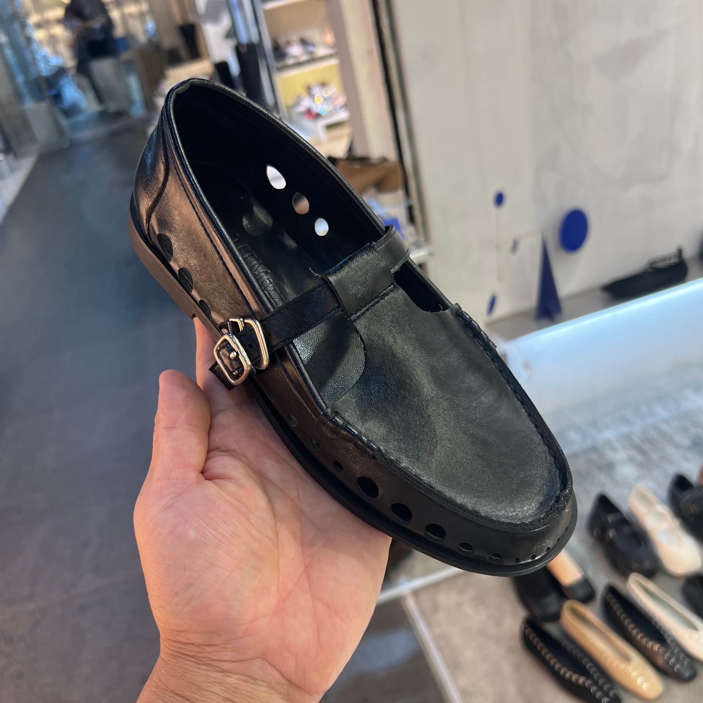 学院风简约镂空T字扣低跟乐福鞋