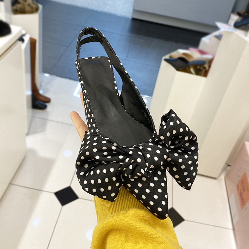 尖头波点挂脚撞色后空轻熟风单鞋