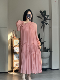 （朝雨）琳烺红标了然2026春夏桑蚕丝长袖飘带宽松气质连衣裙