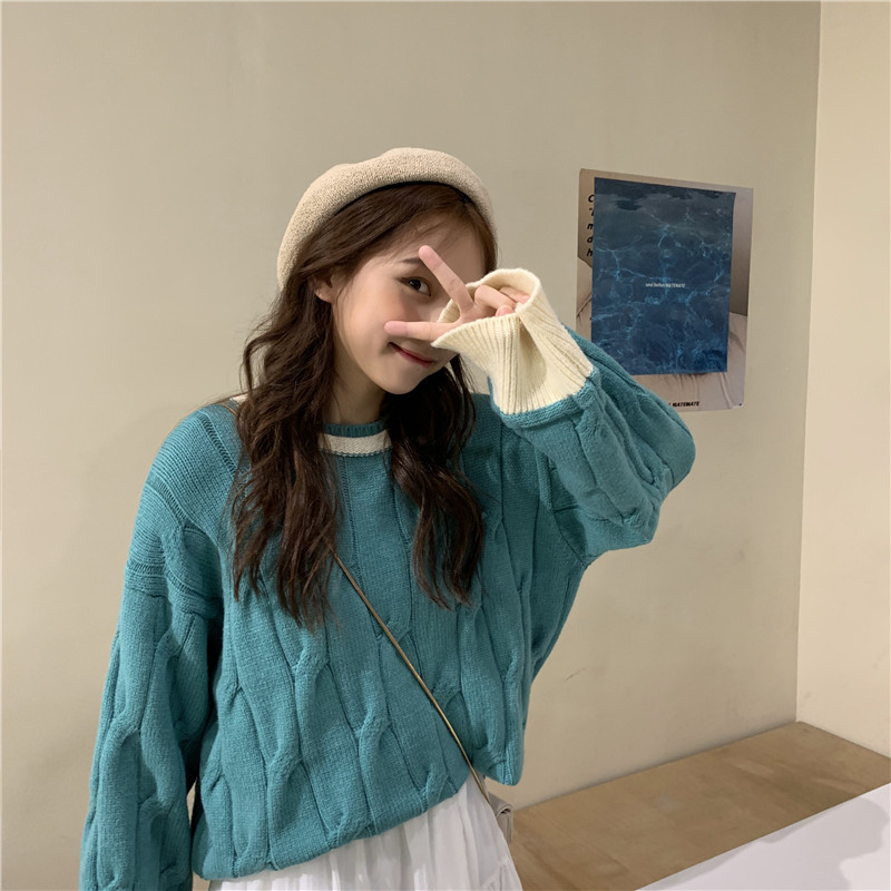 Real shot real price ~ Korean version of loose and versatile simple contrast color flared sleeve sweater