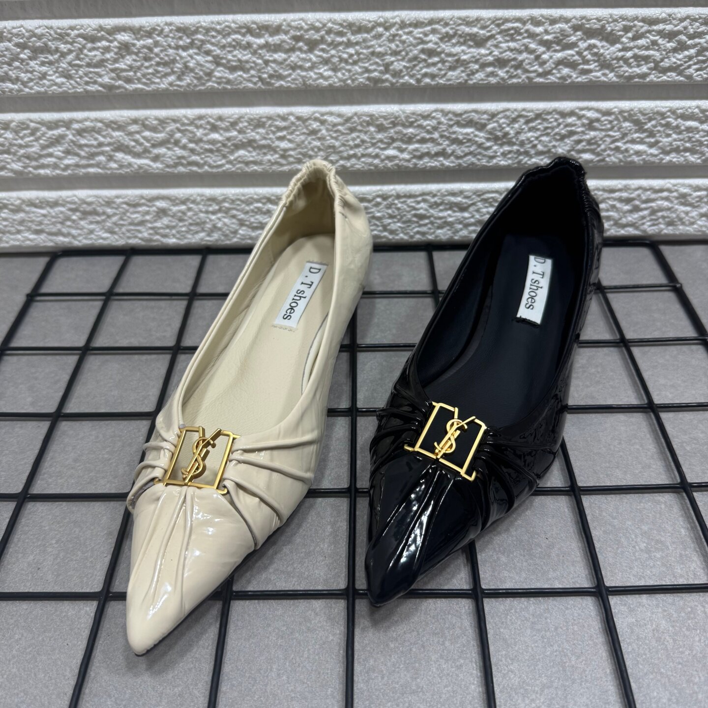断码处理尖头浅口猫跟低跟职业工作女鞋2026新款褶皱软面仙女单鞋
