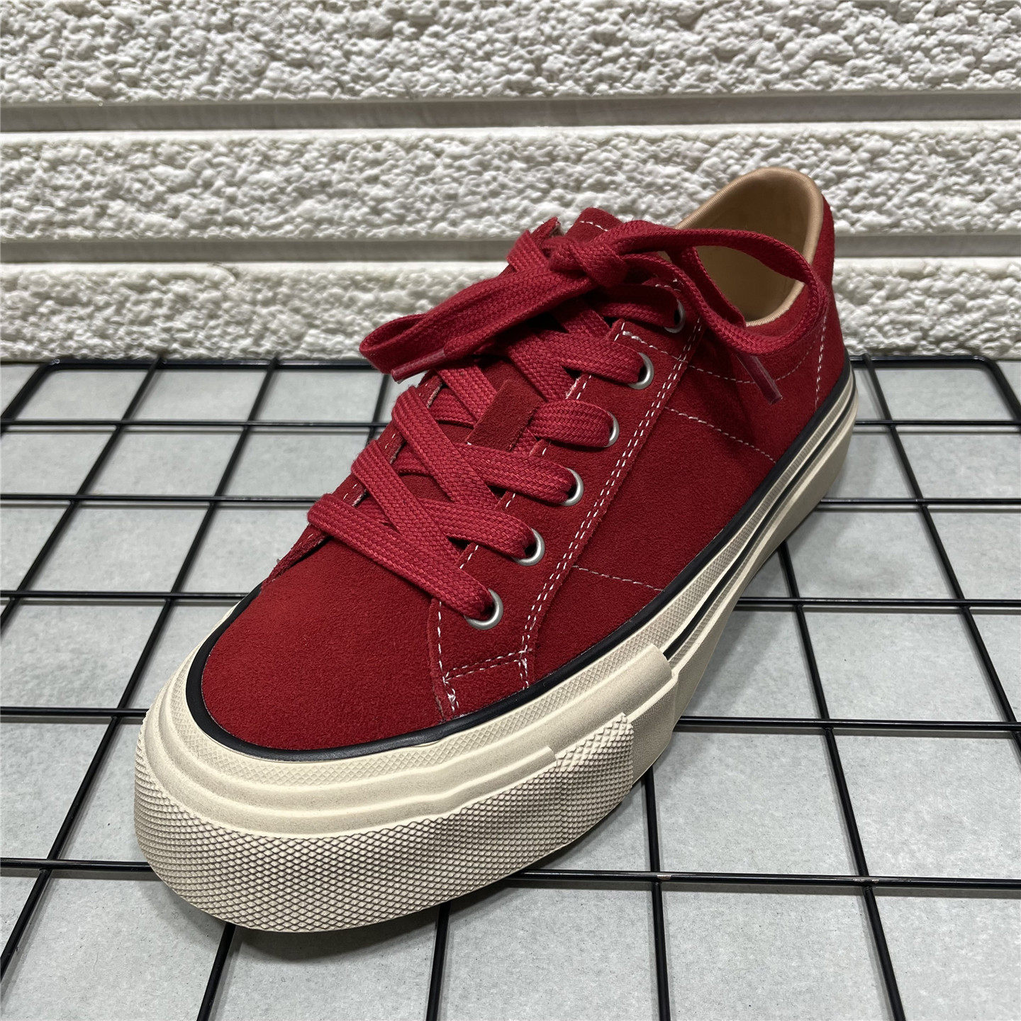 断码处理真皮系带百搭休闲板鞋女2026春秋新款时尚复古风低帮单鞋