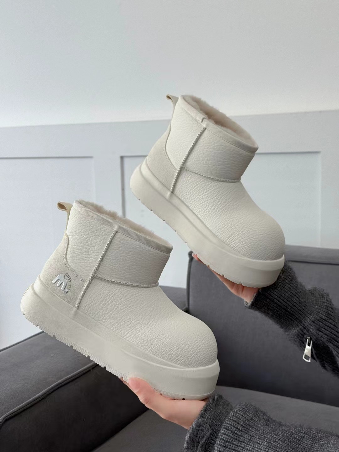 一见心动～实体店同售卡皮巴拉皮面加绒雪地棉2025新款休闲轻便