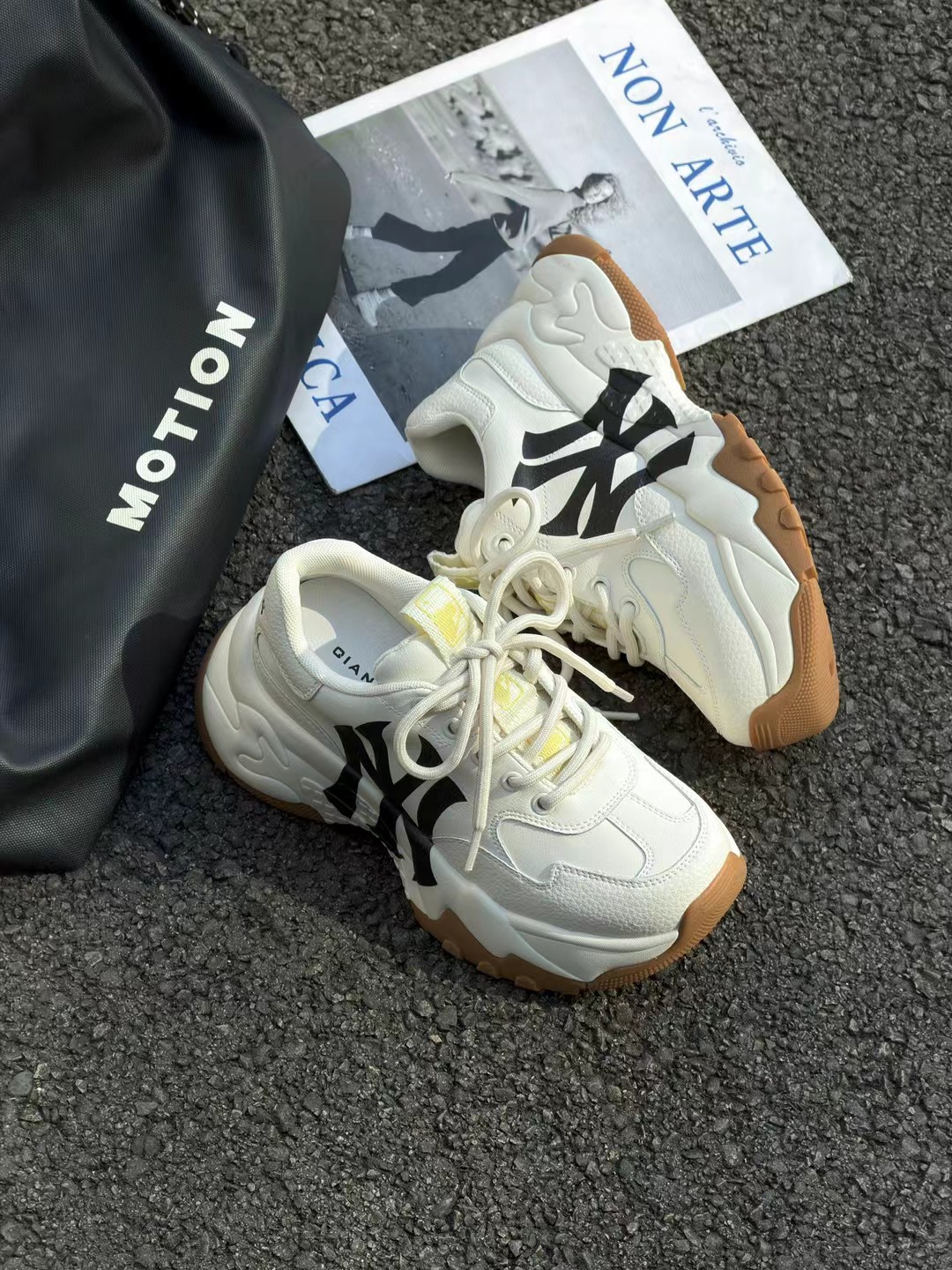 一见心动～实体店同售炸街款老爹鞋2025新款时尚休闲舒适女鞋