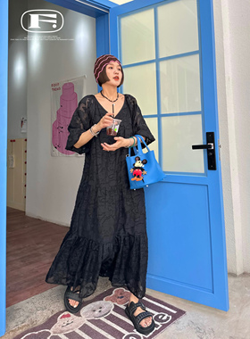 du家限定法式慵懒宽松度假气质显瘦黑色连衣裙浪漫剪花纸片人长裙