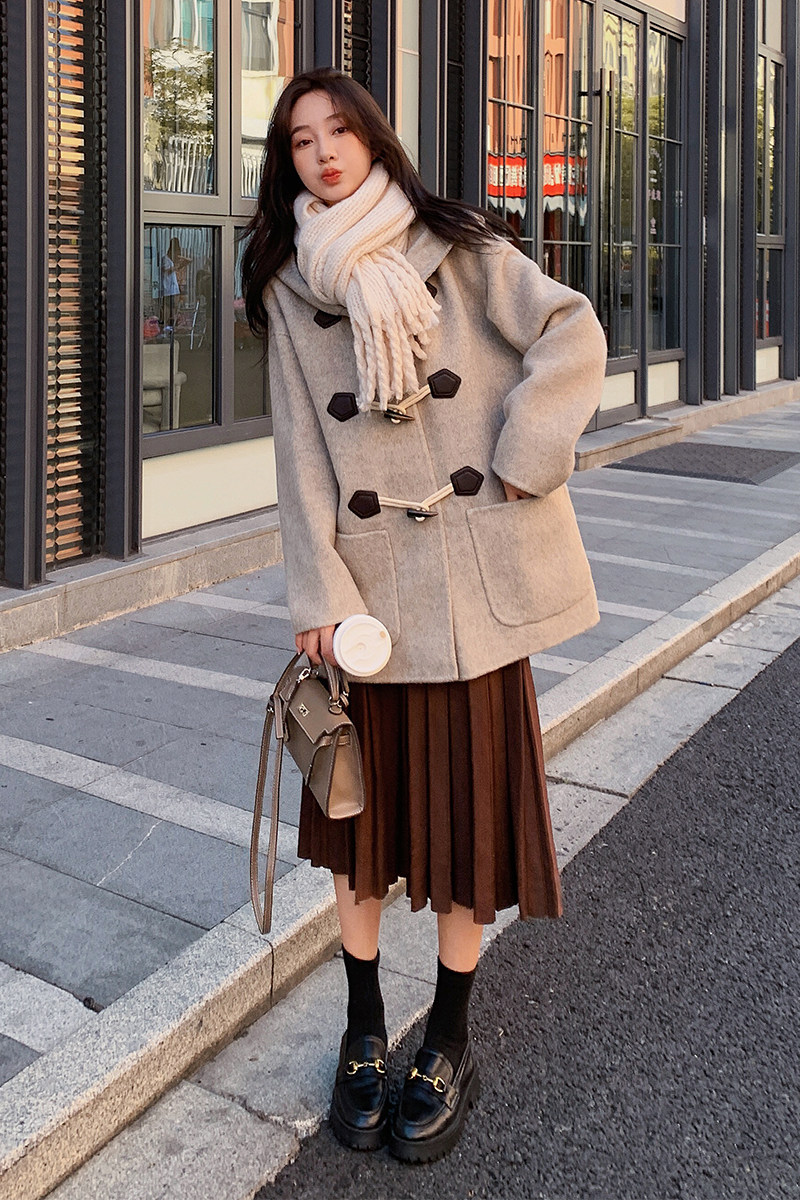 【新款现货】2023秋冬牛角扣连帽毛衣外套2288-P175K258,女装毛呢外套,浙宝296A