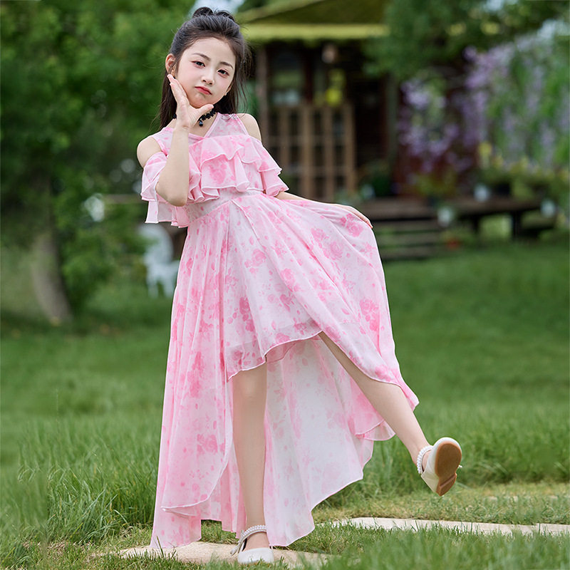 女童夏季碎花连衣裙2025新款洋气时髦沙滩裙子洋气拖尾雪纺露肩裙