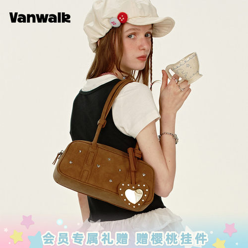 VANWALK/出走小众设计铆钉法棍包