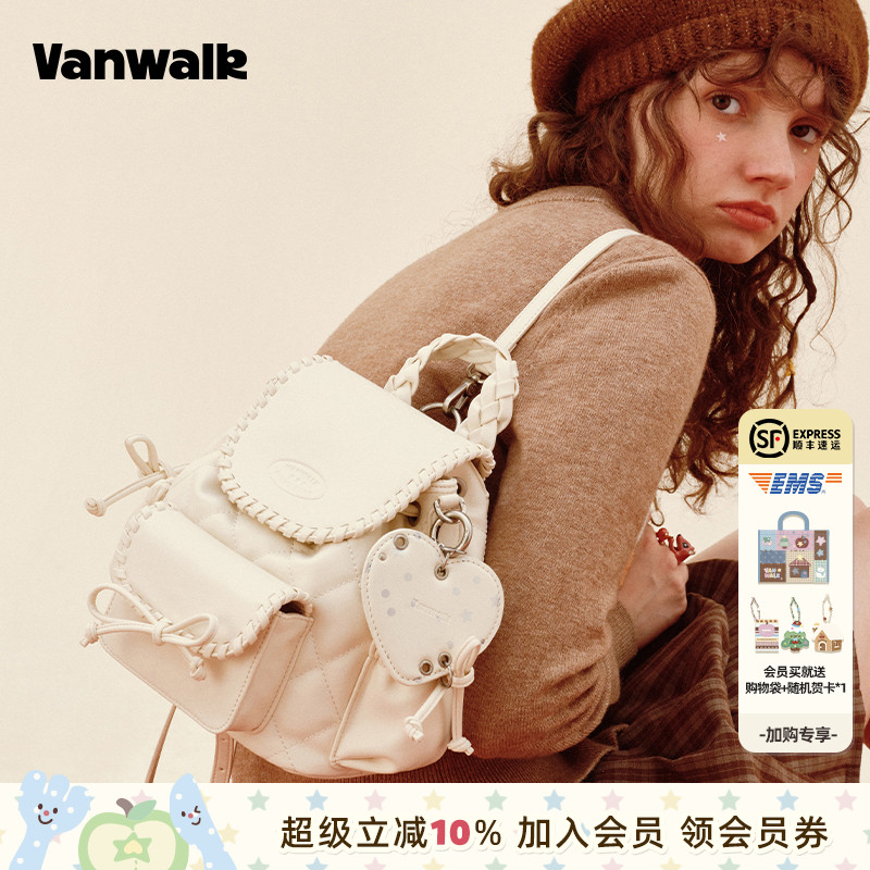 VANWALK/出走小众波点女生双肩包