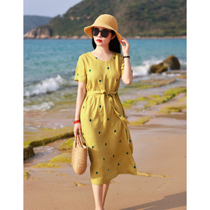 漫川/十木米原创夏新款亚麻波点绣花文艺洋气显白中长连衣裙