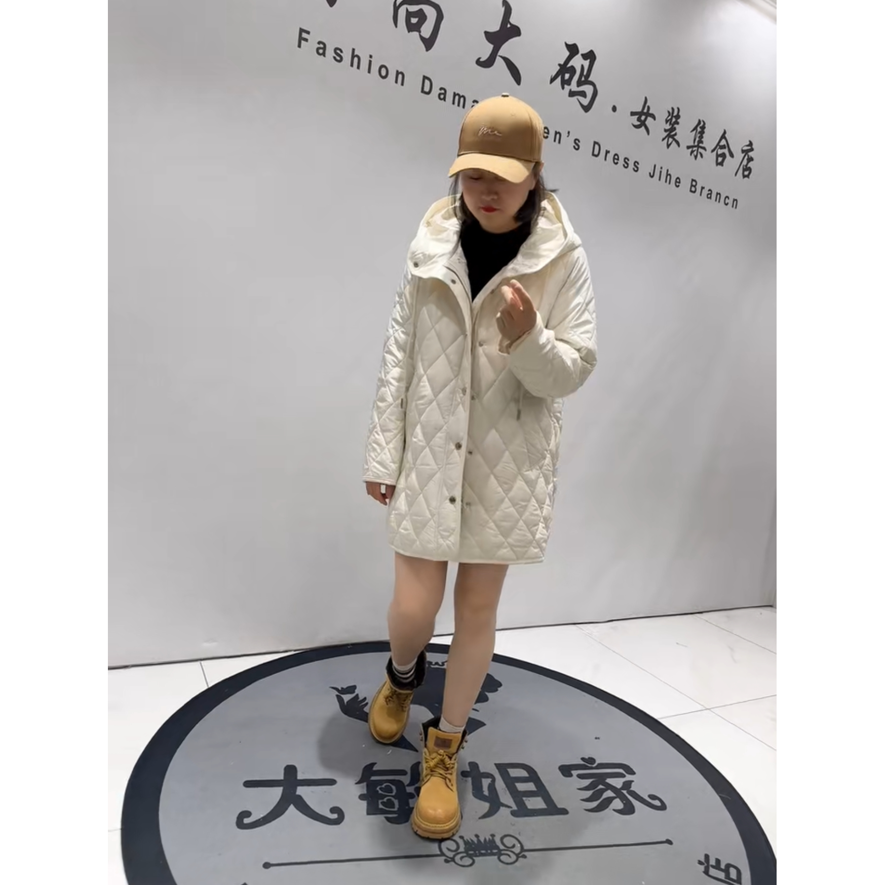 1181针丝缘子汇秋冬新款加肥加大码女装立体剪裁二棉连帽棉衣棉服