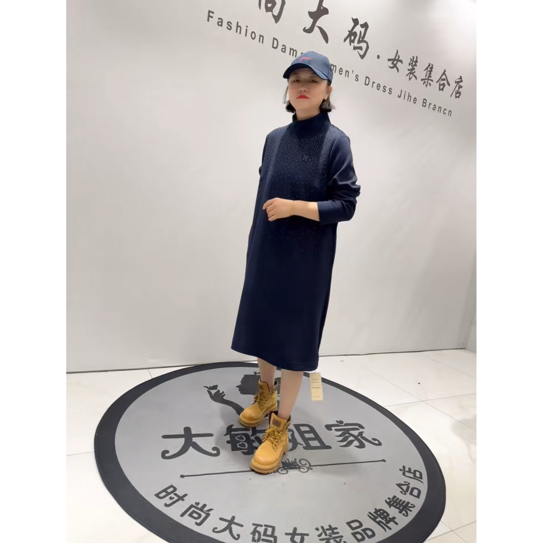 5098芮娜依莲初冬新款加肥大码女装通勤立体剪裁休闲廓形连衣裙子