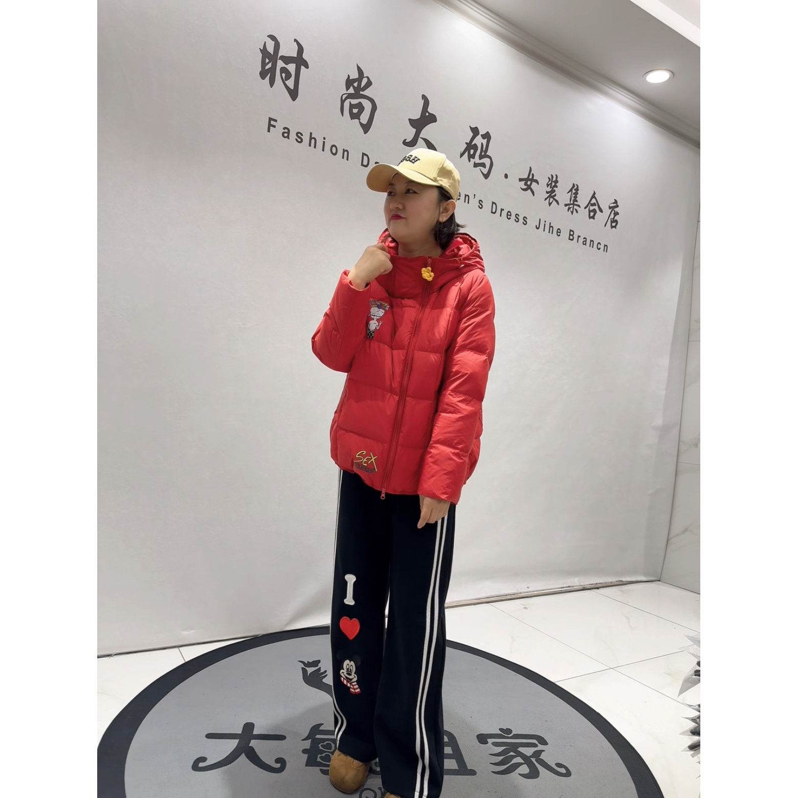 女权贵族8388秋冬新款加肥大码女装胖妹妹显瘦减龄连帽保暖羽绒服