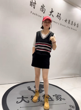 1507芮娜依莲2026春新款加肥加大码女装立体剪裁针织曲珠半袖小衫
