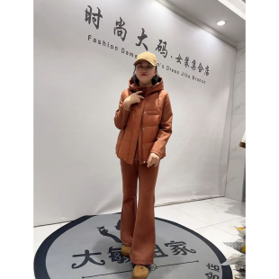 芮娜依莲9711冬新款加肥大码女装胖妹妹显瘦减龄三件套羽绒服套装