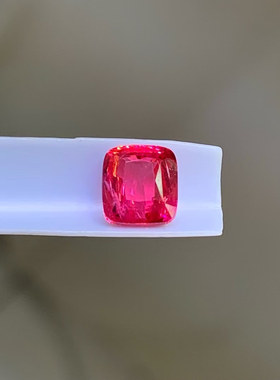 精品1.53克拉天然马亨盖无烧尖晶石戒面彩宝裸石强荧光GUILD认证